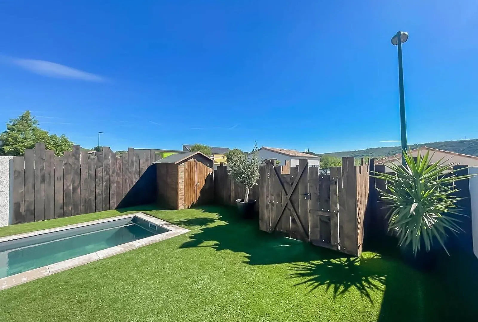 Suite Avec Jacuzzi Et Piscine Rosières 0*,  Francie
